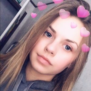 Meet your Posher, Cassie